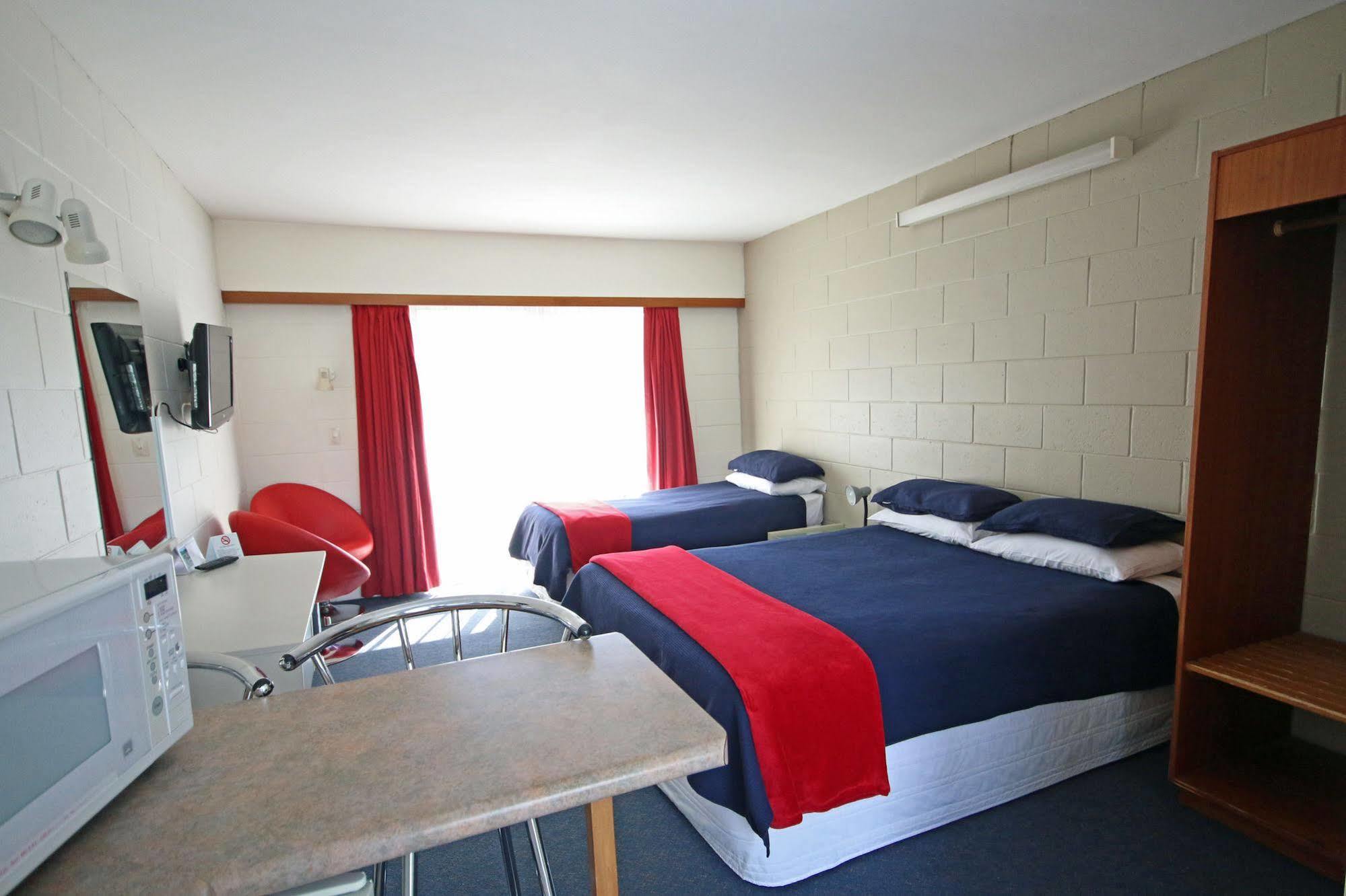 Midway Pacifica Lodge Lower Hutt Esterno foto