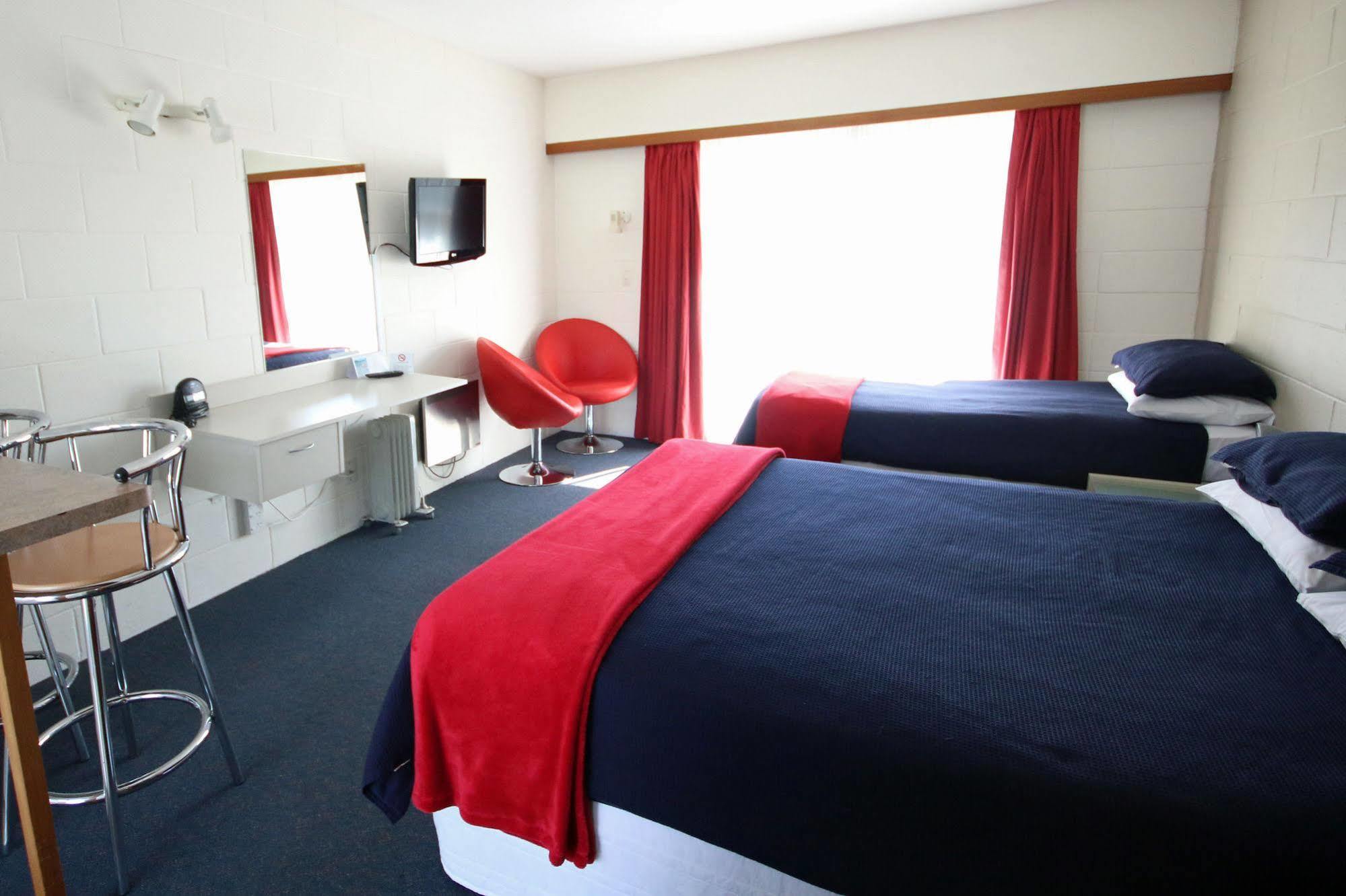 Midway Pacifica Lodge Lower Hutt Esterno foto