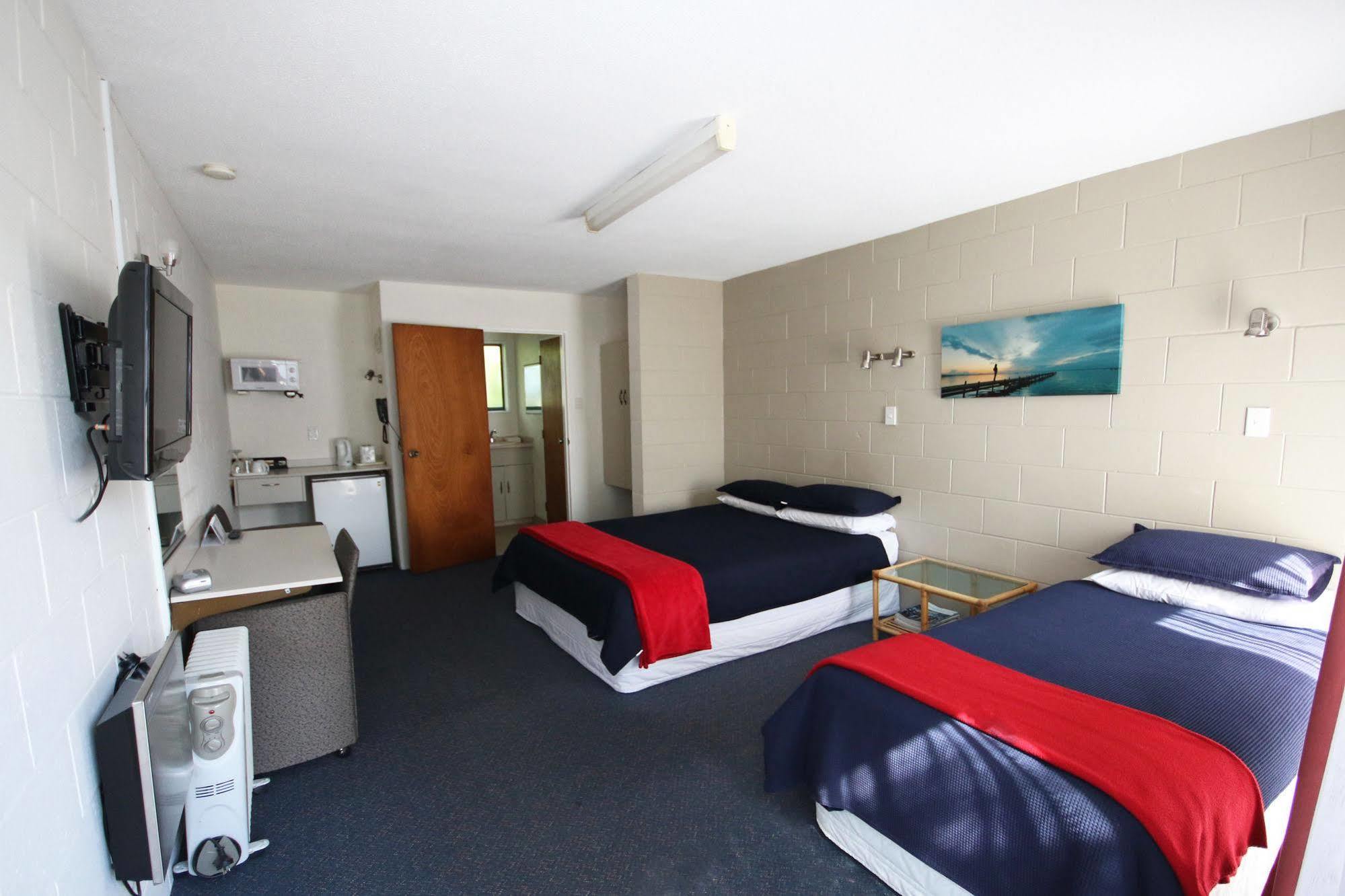 Midway Pacifica Lodge Lower Hutt Esterno foto