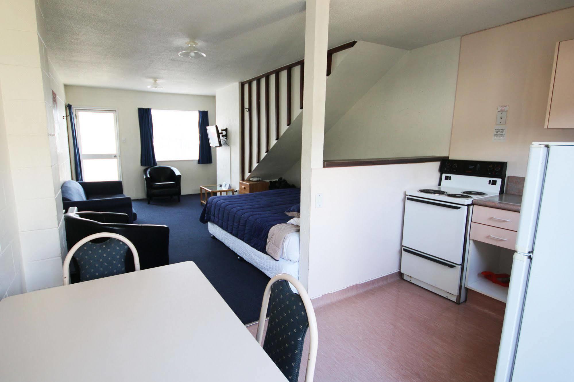 Midway Pacifica Lodge Lower Hutt Esterno foto